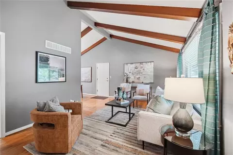 8133 W 93rd St, Overland Park, KS 66212