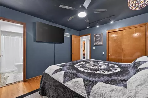 Bedroom - 3800 S Drumm Ave, Independence, MO 64055 photo 4 of 6