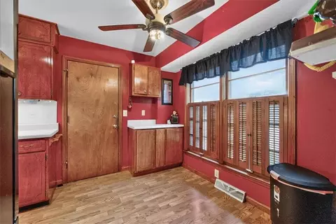 Entry Way - 3800 S Drumm Ave, Independence, MO 64055 photo 6 of 7