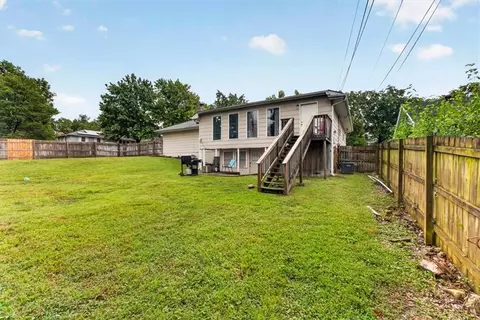 Exterior - 3800 S Drumm Ave, Independence, MO 64055 photo 2 of 5