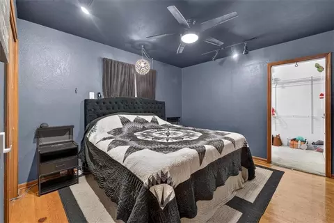 Bedroom - 3800 S Drumm Ave, Independence, MO 64055 photo 5 of 6