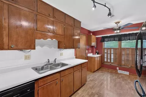 Kitchen - 3800 S Drumm Ave, Independence, MO 64055 photo 4 of 5