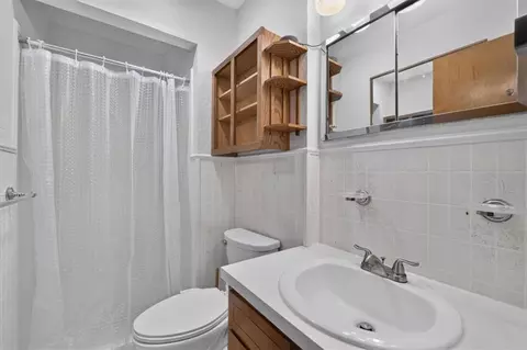 Bath - 3800 S Drumm Ave, Independence, MO 64055 photo 1 of 3