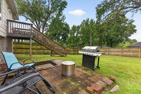 Exterior - 3800 S Drumm Ave, Independence, MO 64055 photo 4 of 5