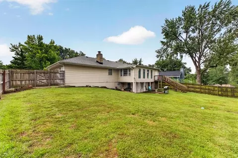 Exterior - 3800 S Drumm Ave, Independence, MO 64055 photo 1 of 5