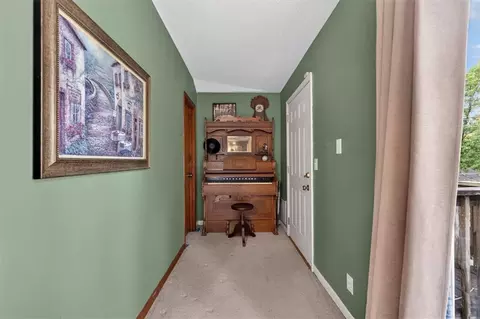 Entry Way - 3800 S Drumm Ave, Independence, MO 64055 photo 3 of 7