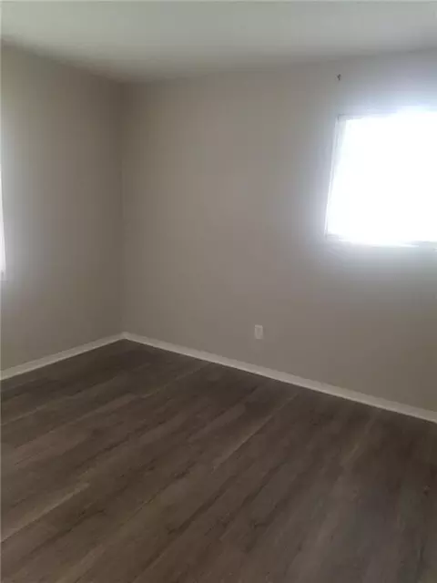 9616-9618 E 23rd St, Independence, MO 64052 photo 4