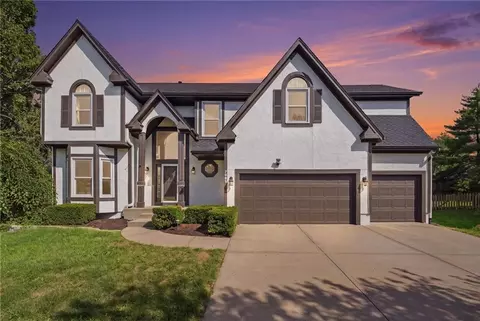 7903 W 129th Ter, Overland Park, KS 66213