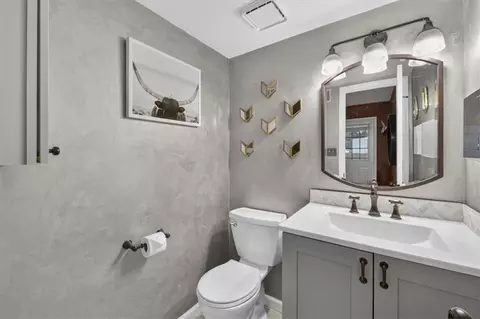 Bath - 253 NEdgewater Dr, Lees Summit, MO 64064 photo 1 of 3