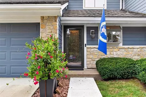 Exterior - 253 NEdgewater Dr, Lees Summit, MO 64064 photo 4 of 10