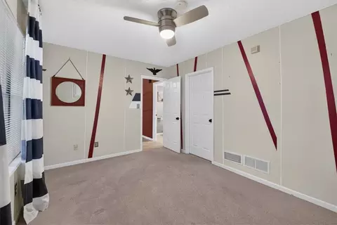 Bedroom - 253 NEdgewater Dr, Lees Summit, MO 64064 photo 2 of 7