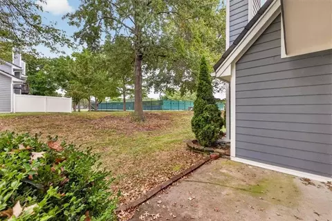 Exterior - 253 NEdgewater Dr, Lees Summit, MO 64064 photo 6 of 10
