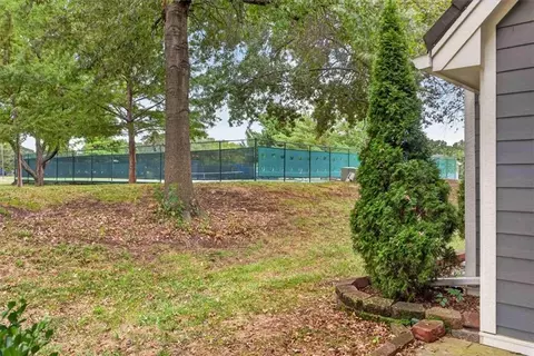 Exterior - 253 NEdgewater Dr, Lees Summit, MO 64064 photo 7 of 10