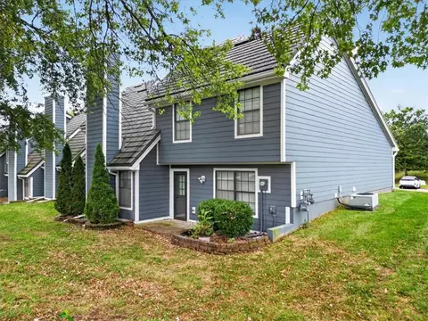 Exterior - 253 NEdgewater Dr, Lees Summit, MO 64064 photo 8 of 10