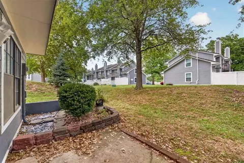 Exterior - 253 NEdgewater Dr, Lees Summit, MO 64064 photo 5 of 10