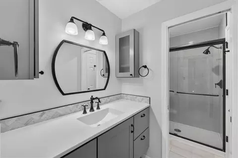 Bath - 253 NEdgewater Dr, Lees Summit, MO 64064 photo 2 of 3