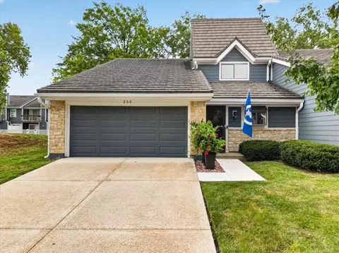 Exterior - 253 NEdgewater Dr, Lees Summit, MO 64064 photo 2 of 10