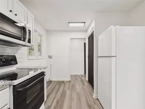 Entry Way - 12206 E 47th St, Independence, MO 64055 photo 2 of 2