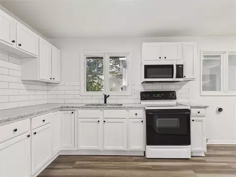 Kitchen - 12206 E 47th St, Independence, MO 64055 photo 2 of 3