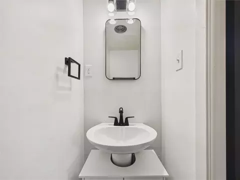 Bath - 12206 E 47th St, Independence, MO 64055 photo 3 of 3