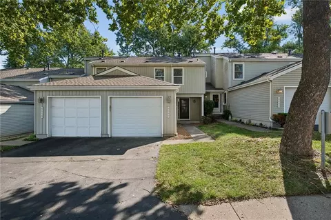 8648 W 108th Pl, Overland Park, KS 66210