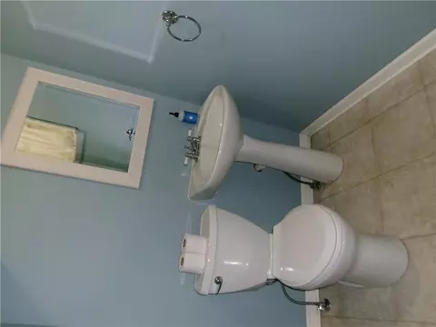 Bath - 526 N 5 St, Atchison, KS 66002 photo 2 of 7