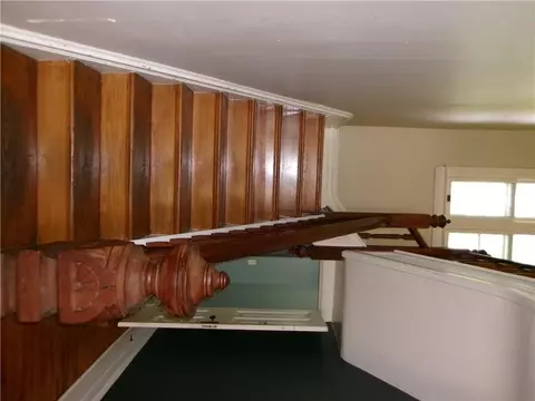 Entry Way - 526 N 5 St, Atchison, KS 66002 photo 2 of 3