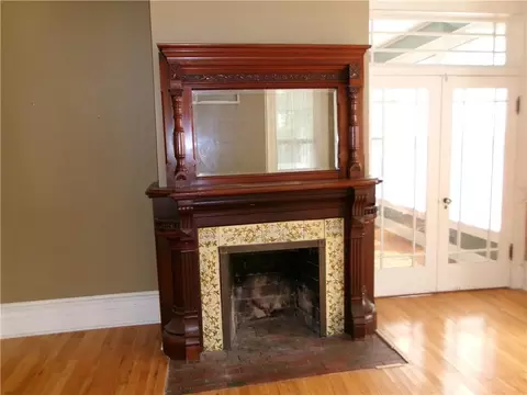 Living - 526 N 5 St, Atchison, KS 66002 photo 3 of 5