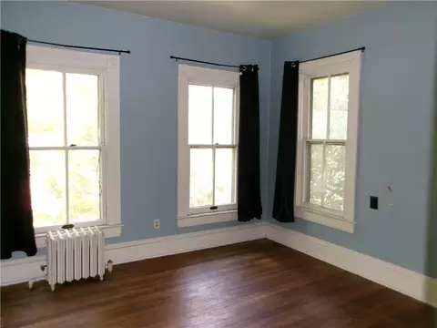 Bedroom - 526 N 5 St, Atchison, KS 66002 photo 2 of 5