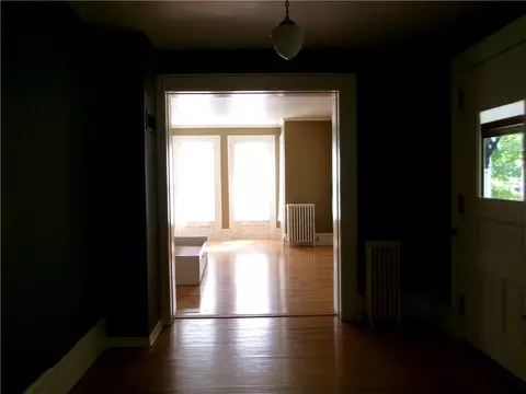 Living - 526 N 5 St, Atchison, KS 66002 photo 1 of 5