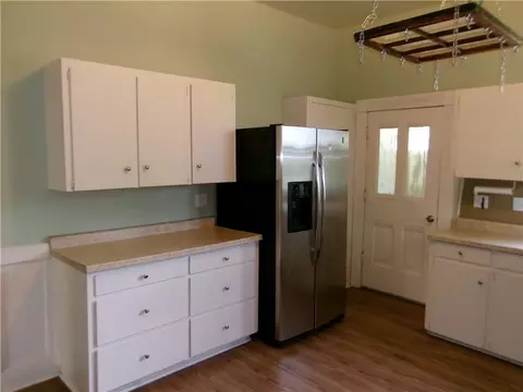 Kitchen - 526 N 5 St, Atchison, KS 66002 photo 3 of 3