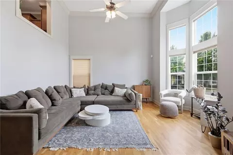 2901 Gentry Park Pkwy, North Kansas City, MO 64116