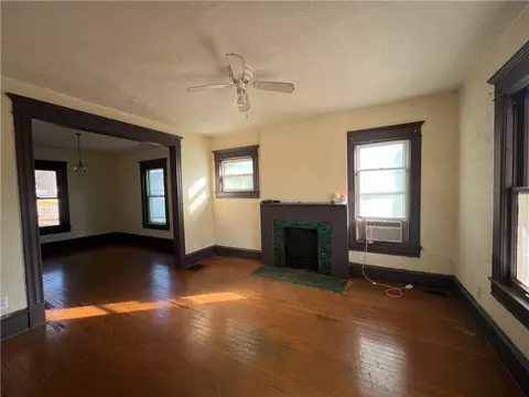 2008 E 36th St, Kansas City, MO 64109