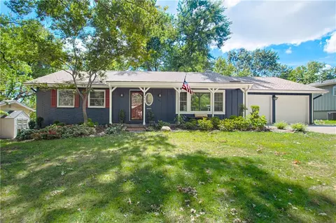 5901 W 87th Ter, Overland Park, KS 66207