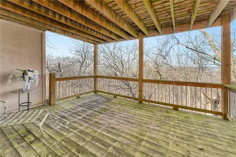 Exterior - 1028 NE Moss Point Rd, Lees Summit, MO 64064 photo 8 of 8
