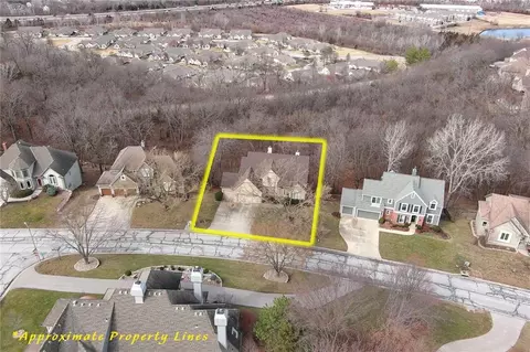 View/Area - 1028 NE Moss Point Rd, Lees Summit, MO 64064 photo 7 of 10