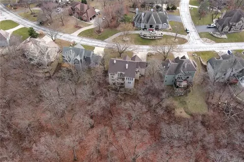 View/Area - 1028 NE Moss Point Rd, Lees Summit, MO 64064 photo 5 of 10
