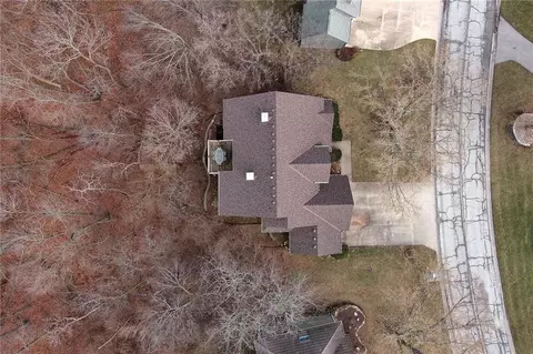 View/Area - 1028 NE Moss Point Rd, Lees Summit, MO 64064 photo 2 of 10