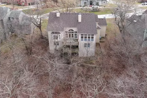 View/Area - 1028 NE Moss Point Rd, Lees Summit, MO 64064 photo 9 of 10