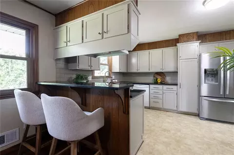 Kitchen - 15706 E 44th Ter, Independence, MO 64055 photo 5 of 5