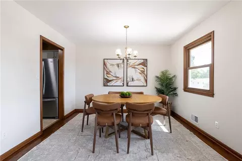 Dining - 15706 E 44th Ter, Independence, MO 64055 photo 3 of 4