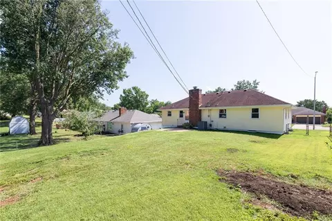 Exterior - 15706 E 44th Ter, Independence, MO 64055 photo 7 of 7