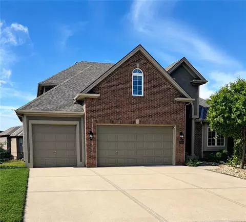 9424 N Hunter Ave, Kansas City, MO 64157