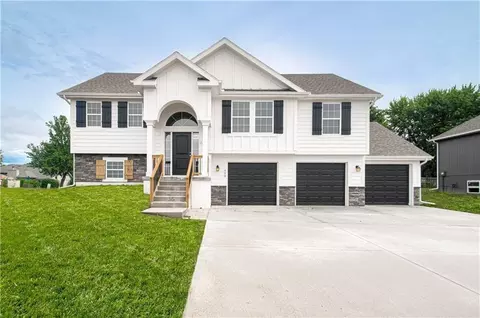 6019 NE 118th Ter, Kansas City, MO 64156
