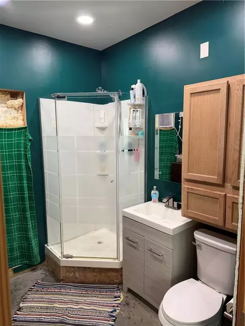 Bath - 30607 Kite Rd, Conception Junction, MO 64434 photo 1 of 1