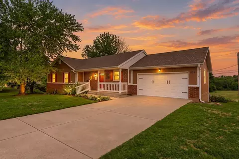 1108 Ash St, Harrisonville, MO 64701