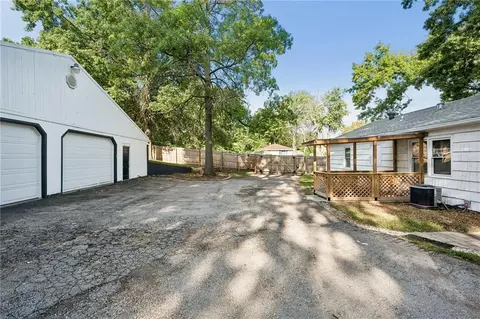 Exterior - 14601 E 39th St, Independence, MO 64055 photo 7 of 9