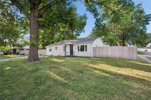 Exterior - 14601 E 39th St, Independence, MO 64055 photo 4 of 9