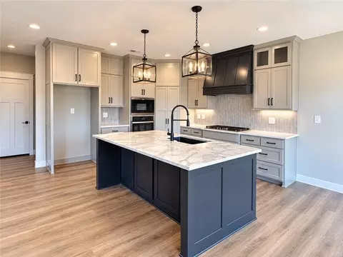 Kitchen - 12203 S Eagle Crest Dr, Lees Summit, MO 64086 photo 1 of 1