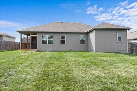 Exterior - 1406 SW 8th Ter, Oak Grove, MO 64075 photo 8 of 8